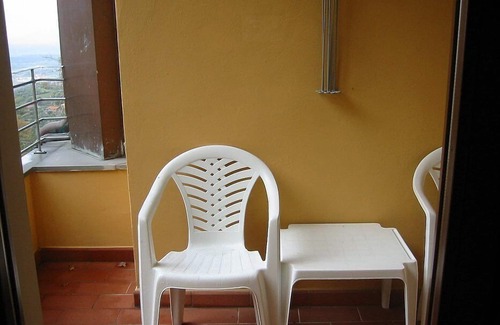 San Baronto House | Villa Floriana G: An elegant and welcoming apartment immersed in a splendid landscape, in the heart of a wonderful little town, with Free WI-FI.