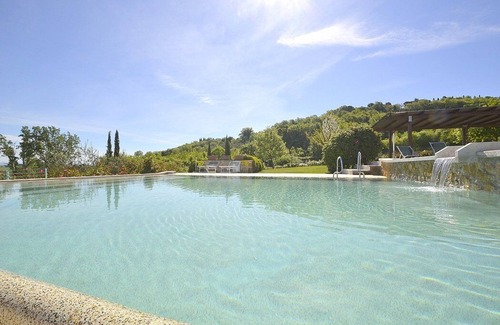 San Macario In Monte House | Villa Fontanile E: An elegant and welcoming apartment that is part of a small villa surrounded by the greenery, with Free WI-FI.