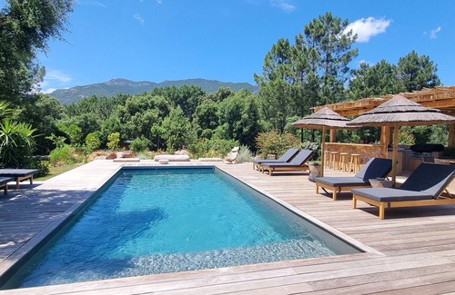 San-Gavino-di-Carbini Villa | Villa for 10 people, heated pool close to the beaches of Cala Rossa.