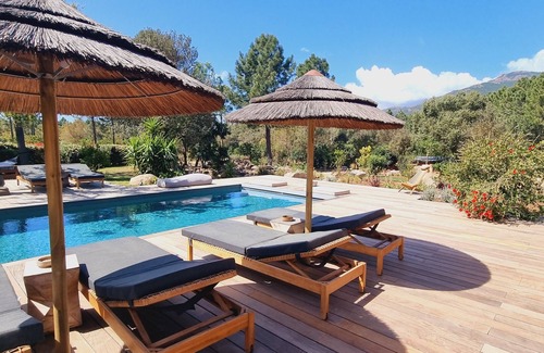 San-Gavino-di-Carbini Villa | Villa for 10 people, heated pool close to the beaches of Cala Rossa.