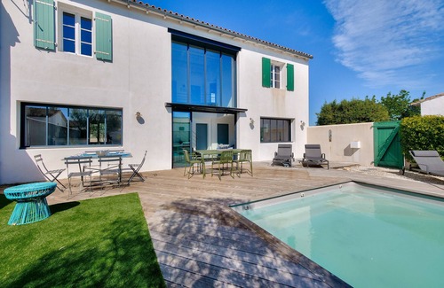 La Flotte Ski Chalet | Villa for 10 with swimming pool, La Flotte en Ré