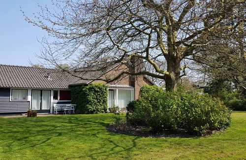 Domburg House | Villa for 9 people with spacious garden in Domburg