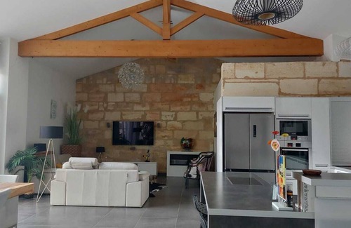 Saint-Vincent-de-Paul Villa | Villa for 10 Guests with Pool, Surrounded by Trees, Just 15 Min from Bordeaux