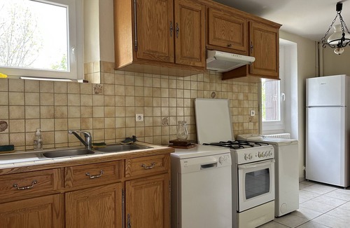 Besse-en-Chandesse Villa | Villa with land for 12 people. PROMO last minute in November