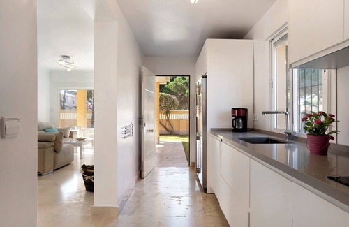 Poblado Sancti Petri Villa | Villa "Germany" with Private Pool, Terrace & Wi-Fi