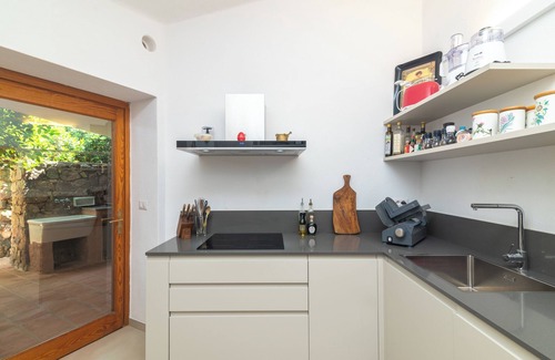 Portobello Villa | Villa 'Gabbiani' with Sea View, Wi-Fi and Air Conditioning