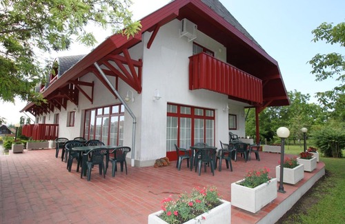 Balatongyorok House | Villa Galagonya I. II.