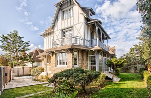 Benerville-sur-Mer Villa | Villa Georgia - Beachfront Villa - Bénerville