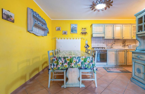 Castiadas House | Villa Gialla Castiadas with Mountain View, Terrace & A/C