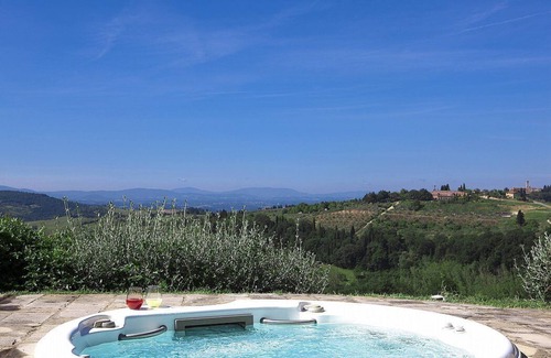 Tavarnelle Val di Pesa Villa | Villa Gingillo: A splendid three-story villa surrounded by the greenery, with Free WI-FI.