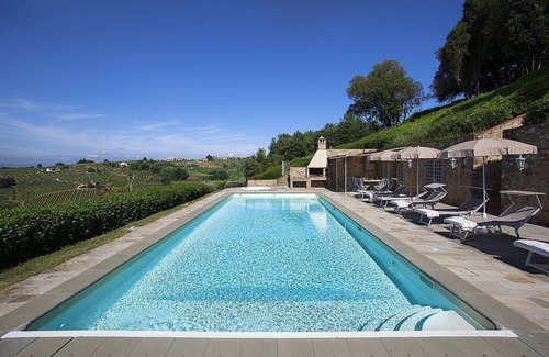 Tavarnelle Val di Pesa Villa | Villa Gingillo: A splendid three-story villa surrounded by the greenery, with Free WI-FI.