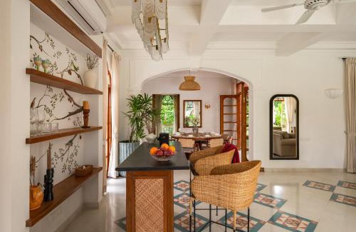 Vagator Villa | Villa Giulietta - 4BHK Villa in Assagao with Big Pvt Pool, Balcony, Dedicated Caretaker, Near Famous Cafes