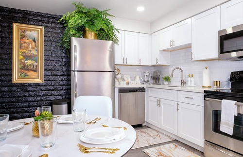 Tempe Villa | ~Villa Golden~ Centrally located, King Bed!