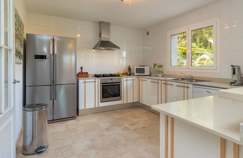 Santa Cristina de Aro Villa | Villa 'Golf' with Mountain View, Wi-Fi and Air Conditioning