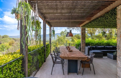Santa Cristina de Aro Villa | Villa 'Golf' with Mountain View, Wi-Fi and Air Conditioning