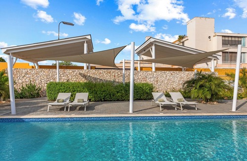 Koralengebied Villa | Villa Grandi Awa, stylish townhouse, shared pool, Otrobandan