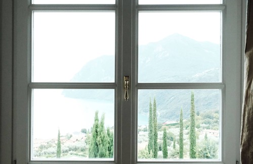 Riva di Solto Villa | Villa Hélène Apt2