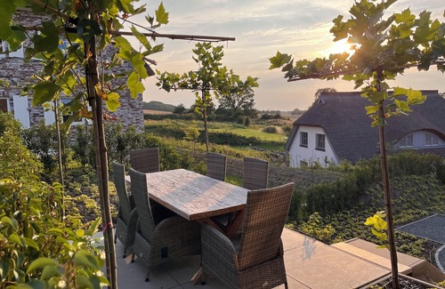 Lohme House | Villa Heimathafen Rügen - thatched roof. Sauna. Baltic Sea view. Dog allowed.