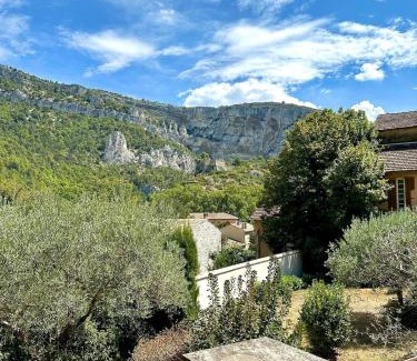 Fontaine-de-Vaucluse House | Villa Hélène in the heart of the center of Fontaine de Vaucluse