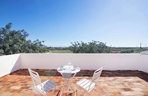 Medronhal Villa | Villa 'Herdeiro' with Sea View, Wi-Fi and Air Conditioning