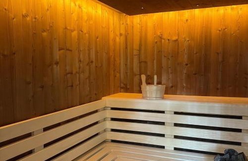 Toulon House | VILLA HOLISTIKA : BED AND BREAKFAST/POOL/AIR CONDITIONING/MONT FARON TOULON
