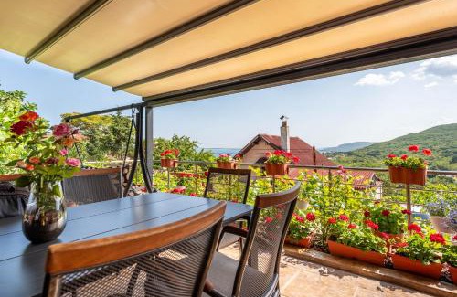 Osenovo Villa | Villa Horizon - Spacious Sea View House with 6 Bedrooms in Balchik