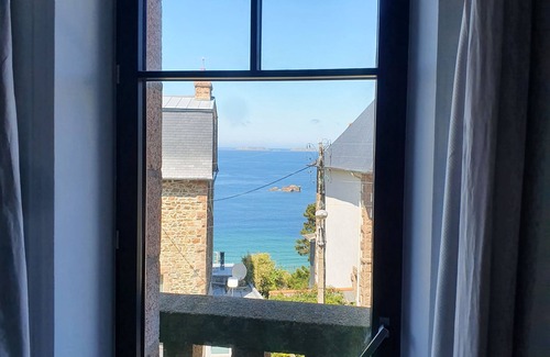 Perros-Guirec House | Villa ideally located in Perros-Guirec between town and beaches