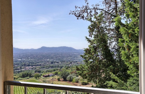 San Pietro a Marcigliano Villa | Villa Il Cipresso - view and pool