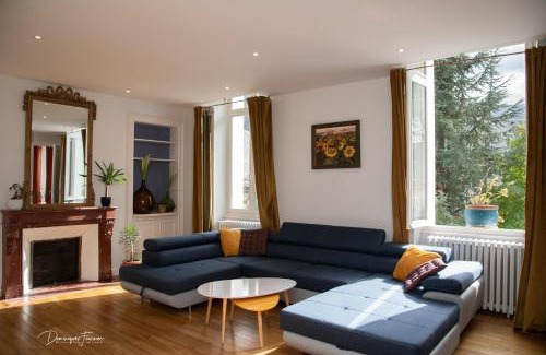 Bagneres-de-Luchon Apartment | VILLA ILIXON - Appartements privés proche du centre de Luchon, parking, billard, jardin