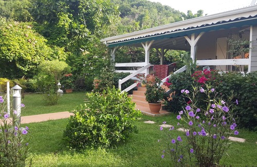 Le Carbet House | VILLA IN A GARDEN OF GREENERY, IN THE PEACE BETWEEN SEA AND MOUNTAIN
