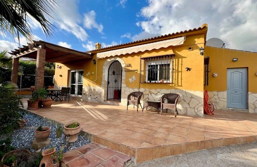 Alcaucin Villa | Villa in Alcaucin - Sleeps 4 - Pool - Parking