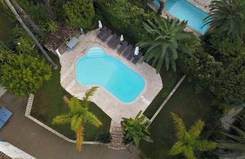 La Croix des Gardes Villa | Villa in Cannes 300 meters form the sea - 5 bedrooms, garden and swimming pool