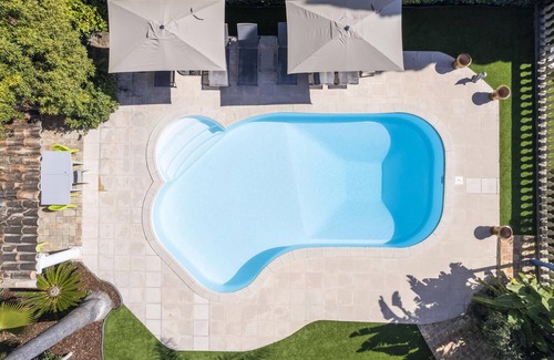 La Croix des Gardes Villa | Villa in Cannes 300 meters form the sea - 5 bedrooms, garden and swimming pool