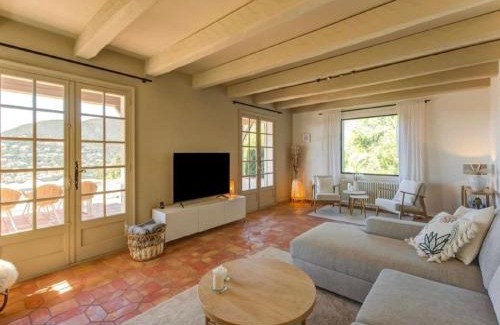 Pardigon Villa | Villa in Cavalaire with Sea View & Pool