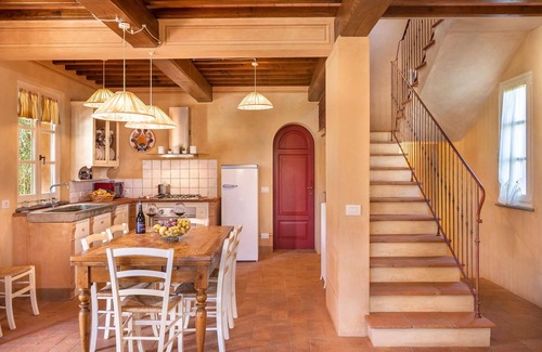 Colle di Compito Villa | Villa in Colle Di Compito with 2 bedrooms sleeps 4