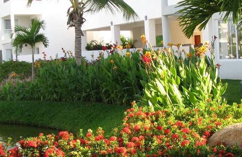 Granjas del Marques Villa | Villa in Condominium with roof garden