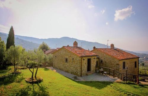 San Pietro a Cegliolo Villa | Villa in Cortona with Pool and Val di Chiana View