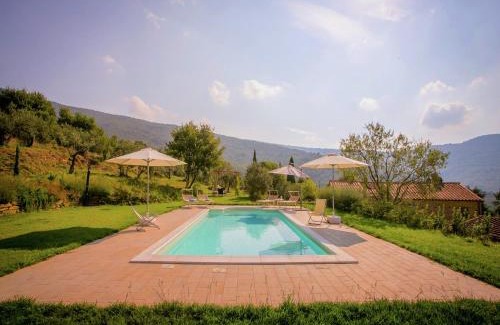 San Pietro a Cegliolo Villa | Villa in Cortona with Pool and Val di Chiana View