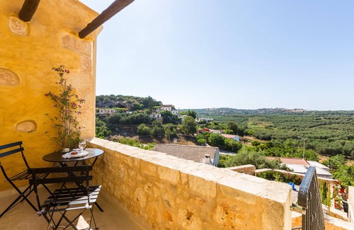 Achlades Villa | Villa in Crete with pool, patio, BBQ and cozy ambience!