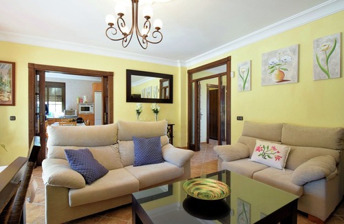 Villanueva del Trabuco Villa | Villa in Villanueva del Trabuco with Jacuzzi