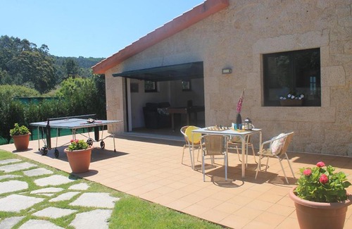 Serans House | Villa in Espiñeirido with Pool & Sea Views