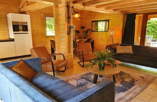 Markelo House | Villa in Forest with Private Sauna