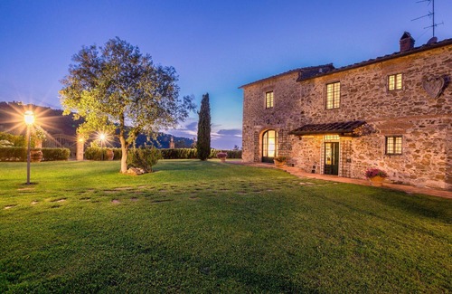 Monsummano Terme Villa | Villa in Grotta Giusti with 7 bedrooms sleeps 20