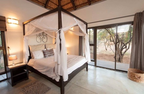 Hoedspruit House | Villa in Hoedspruit with private heated pool