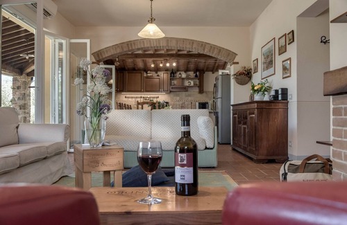 Lucignano Villa | Villa in Lucignano with A/C, pool, garden, spacious veranda for al fresco dining
