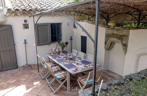 Mouans-Sartoux House | Villa in luxury holiday club on Valbonne - Swimming pools - bedroom Aircon - WIFI - Tennis -.