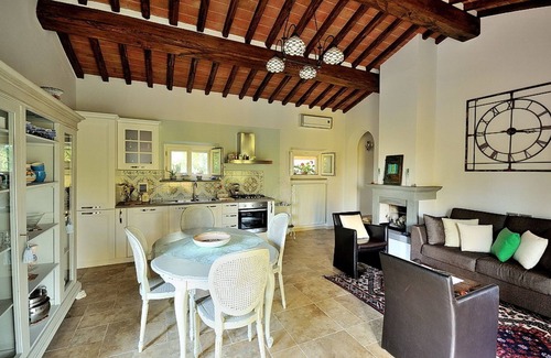 Cortona Villa | Villa in Montanare with 6 bedrooms sleeps 12