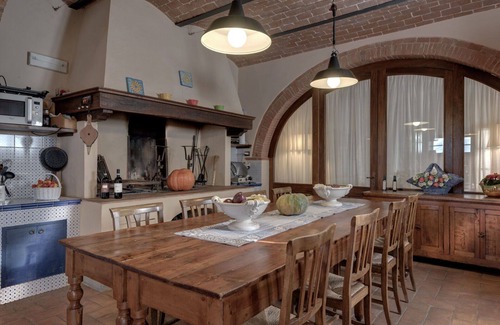 Montepulciano Villa | Villa in Montepulciano with 7 bedrooms sleeps 14