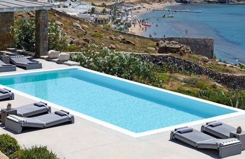 Paraga Villa | Villa in Paraga with 8 bedrooms sleeps 16