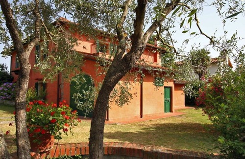 Figline e Incisa Valdarno Villa | Villa in Pavelli with 5 bedrooms sleeps 10